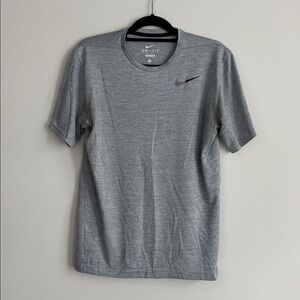 Nike Dri-FIT Gray T-Shirt Size M